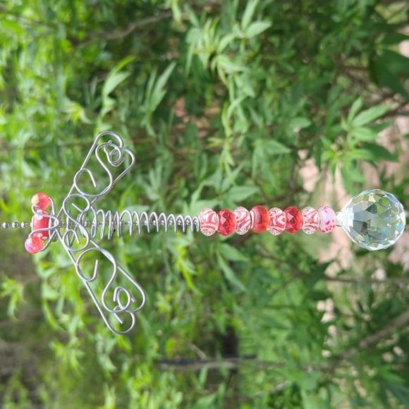 🆕️ Handcrafted Artisan Dragonfly Suncatcher with Red and White Glass Beads - Picture 13 of 15